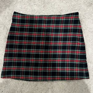 Vineyard vines plaid skirt perfect for Christmas!
